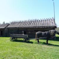 Alte Häuser im Freiluftmuseum Jan Karls Garden.