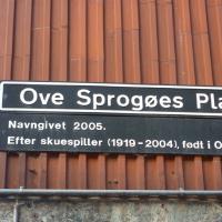 Ove Sprogøes Plads.