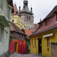 Sighişoara, Uhrturm mit Gasse.